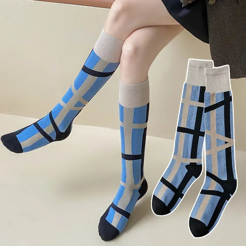 2025 Retro Color Contrast Gradient Stripes AB Knee-length Calf Socks Women Individual Fashion Cotton Sports Socking