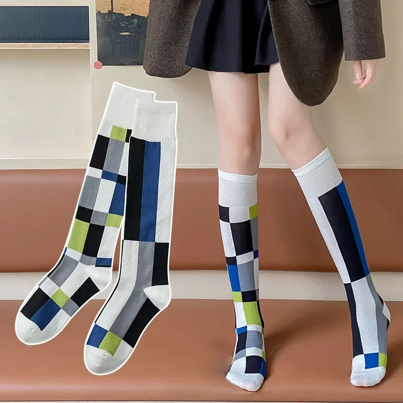2025 Retro Color Contrast Gradient Stripes AB Knee-length Calf Socks Women Individual Fashion Cotton Sports Socking