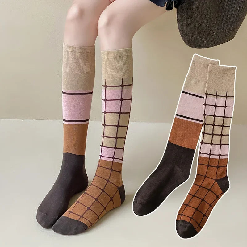 2025 Retro Color Contrast Gradient Stripes AB Knee-length Calf Socks Women Individual Fashion Cotton Sports Socking
