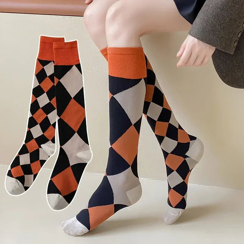 2025 Retro Color Contrast Gradient Stripes AB Knee-length Calf Socks Women Individual Fashion Cotton Sports Socking
