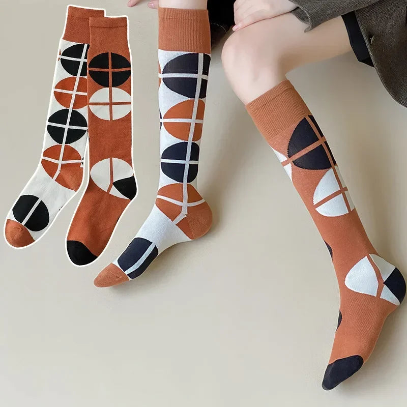 2025 Retro Color Contrast Gradient Stripes AB Knee-length Calf Socks Women Individual Fashion Cotton Sports Socking