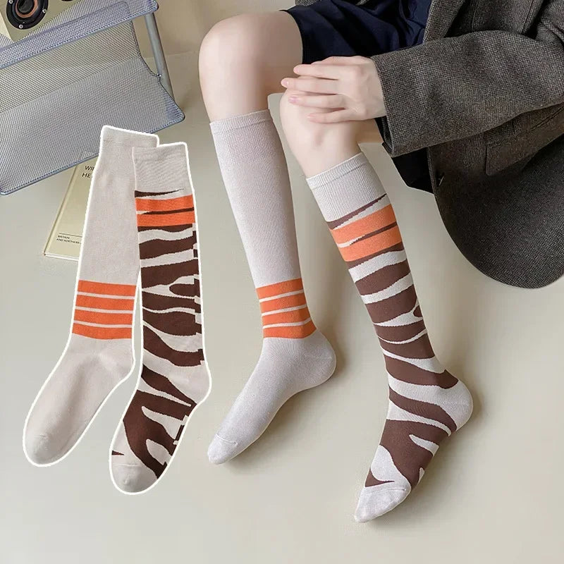 2025 Retro Color Contrast Gradient Stripes AB Knee-length Calf Socks Women Individual Fashion Cotton Sports Socking